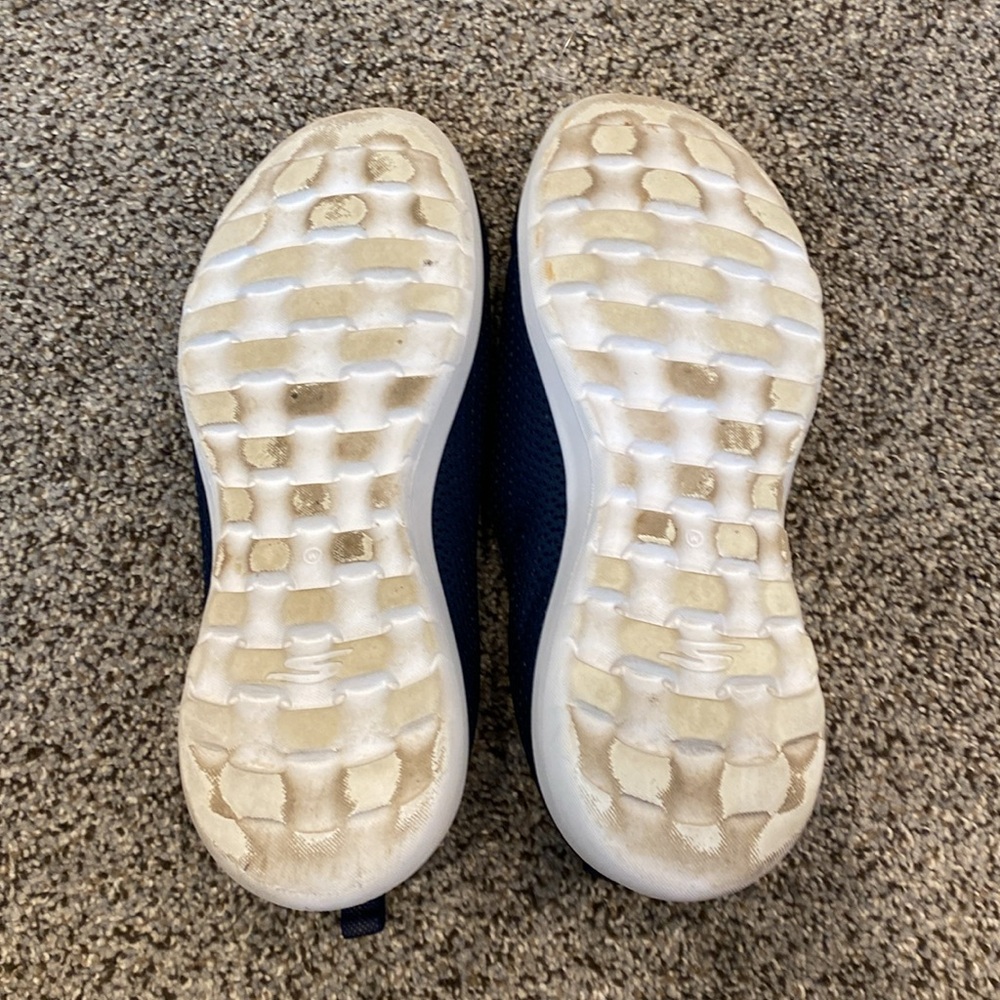 Skechers Go Walk GoGa Max Women's Navy Slip-On Shoes, Size 8.5 - Picture 4 of 5